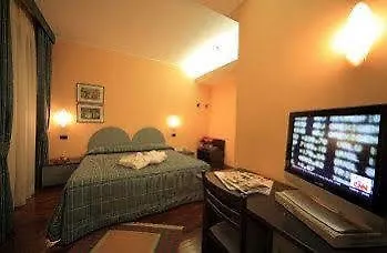 Hotel Vittoria Сондрио